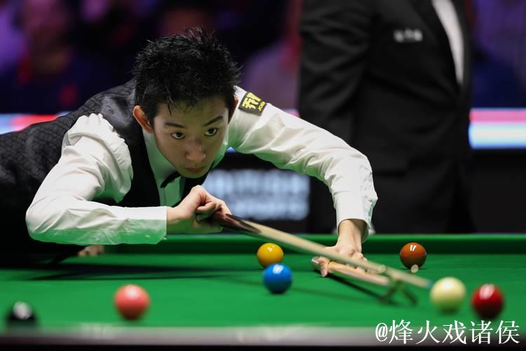 斯诺克西安大奖赛:吴宜泽5-2战胜徐思 晋级32强 斯诺克西安大奖赛:吴宜泽5-2战胜徐思 晋级32强